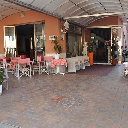 Hotel Peonia ريميني المظهر الخارجي الصورة