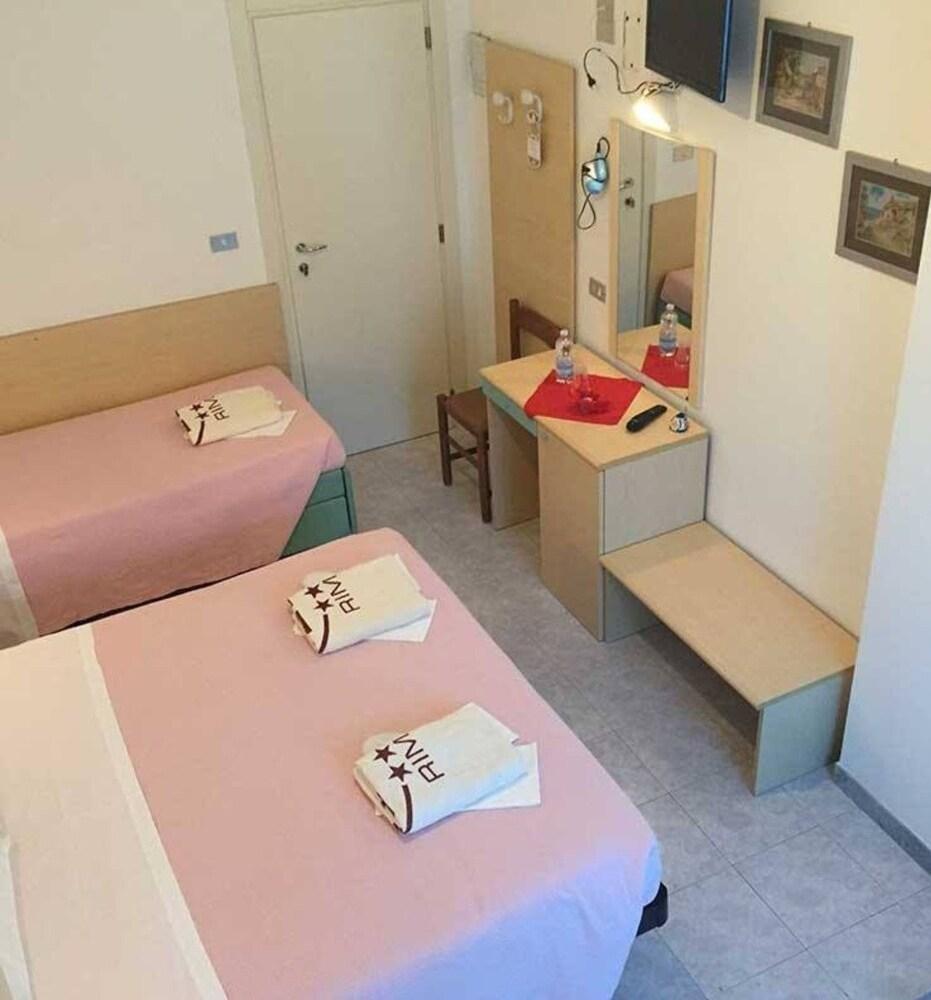 Hotel Peonia ريميني المظهر الخارجي الصورة