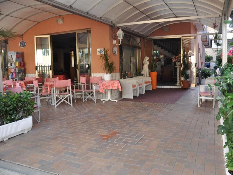 Hotel Peonia ريميني المظهر الخارجي الصورة
