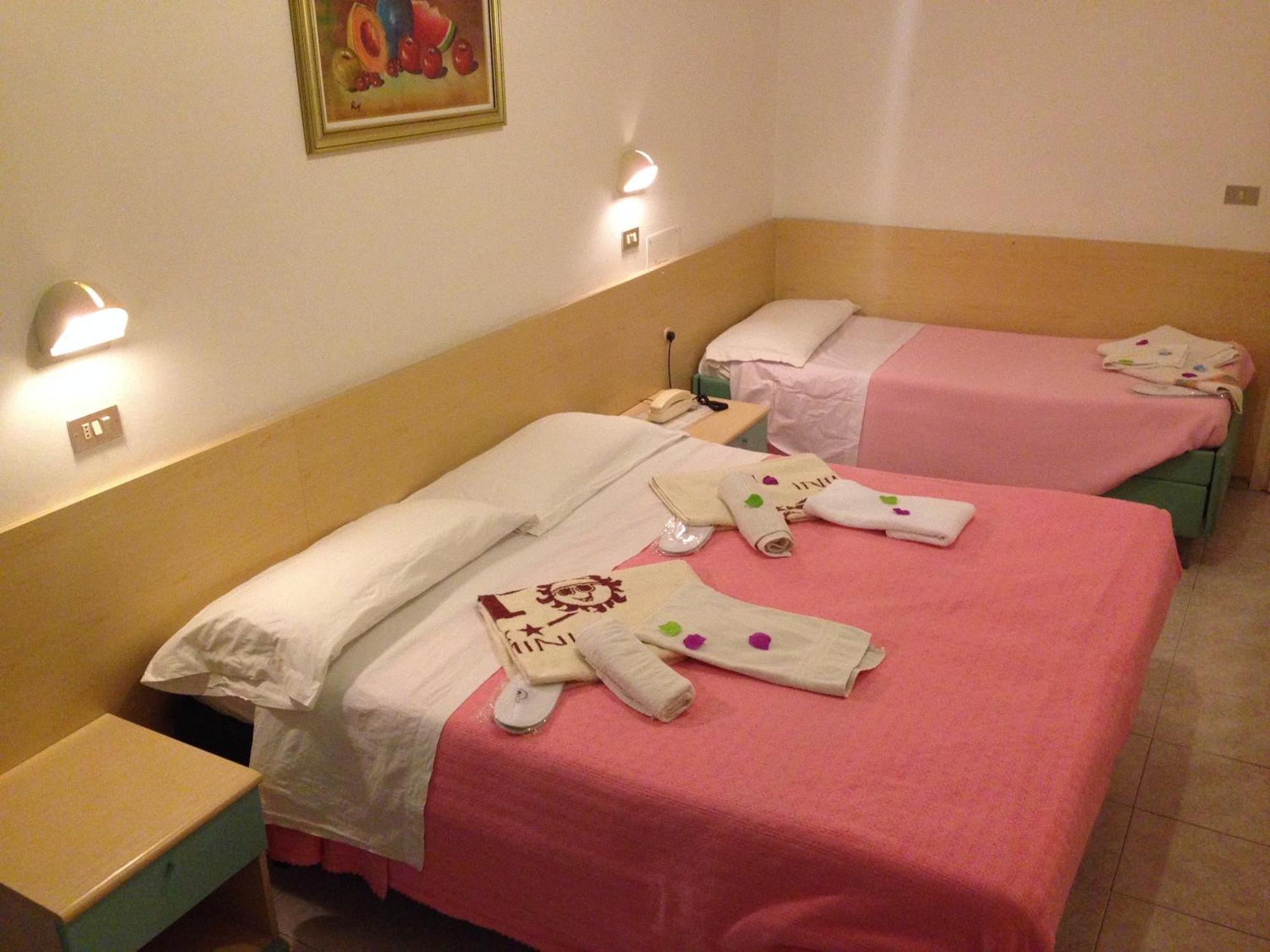 Hotel Peonia ريميني الغرفة الصورة